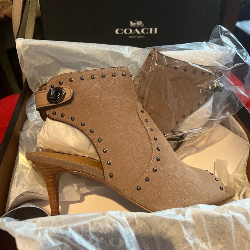 New In Box Coach Mabella Suede/Mat Stone color heals